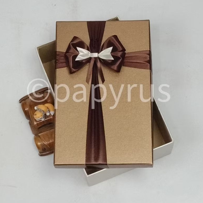 

PAPYRUS Kombinasi 17,5x27,5 Tinggi 5cm Kotak Kado Gift Box V1