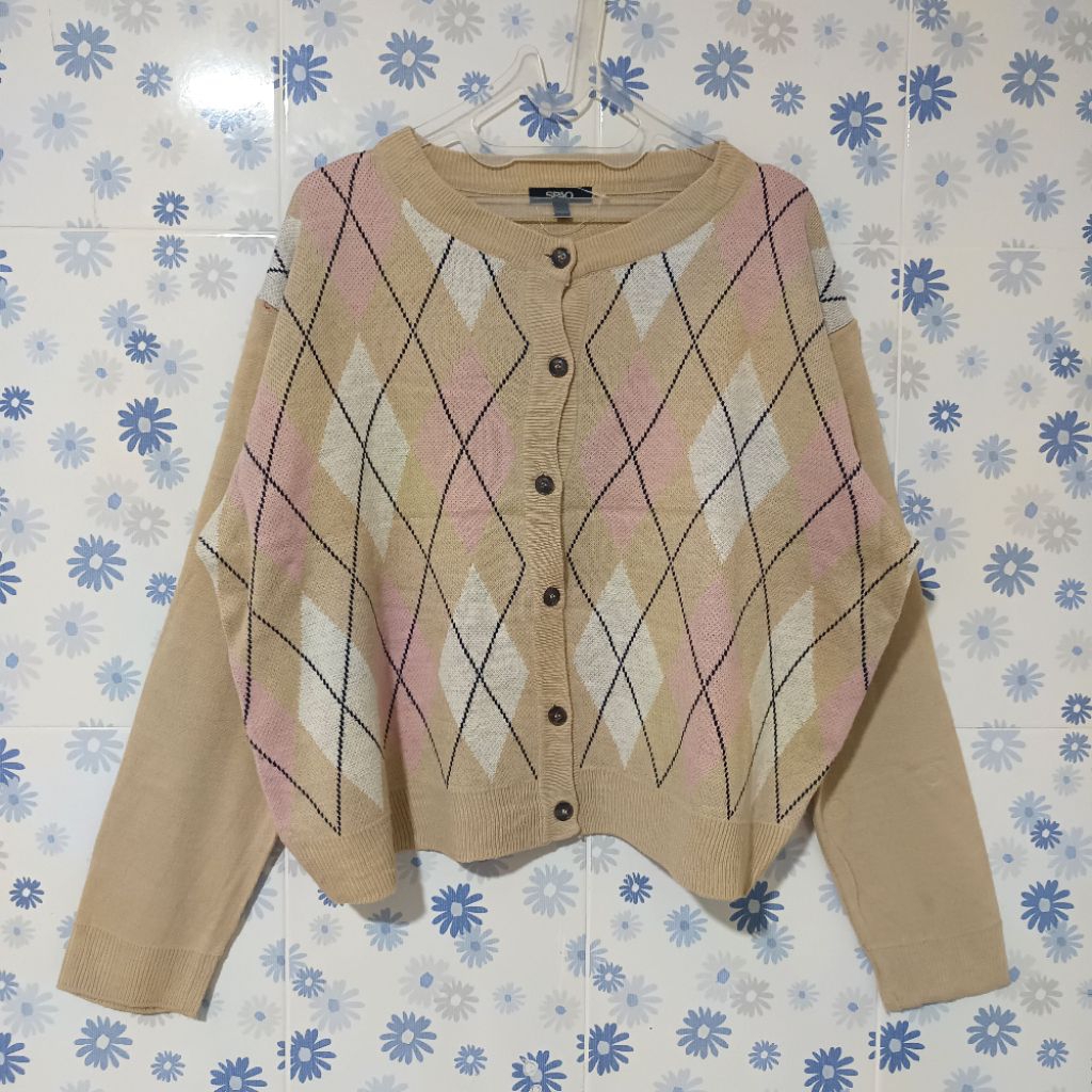 SPAO ARGYLE CARDIGAN SWEATER SWETER MOTIF KETUPAT O-NECK BASIC CREAM Not Uniqlo GU ZARA