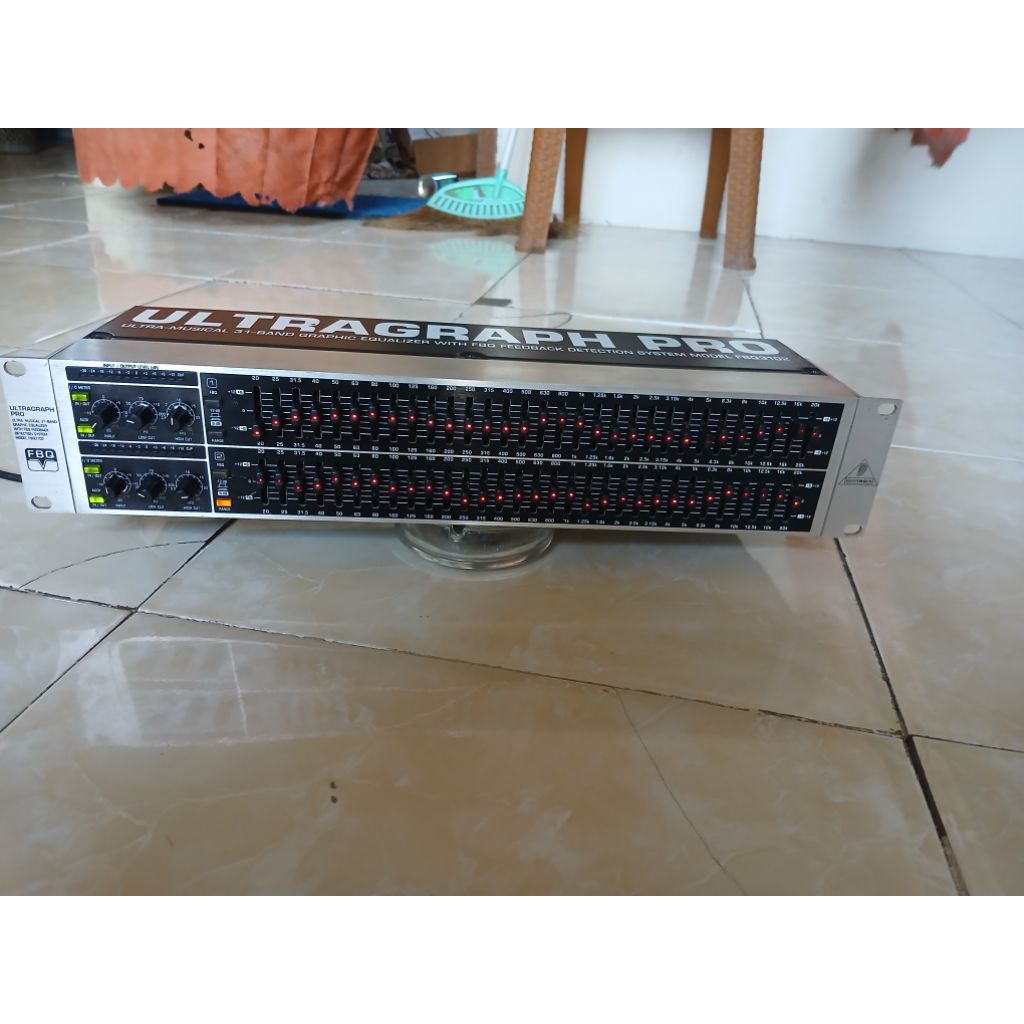 equalizer behringer fbq 3102 logo lama /bekas normal