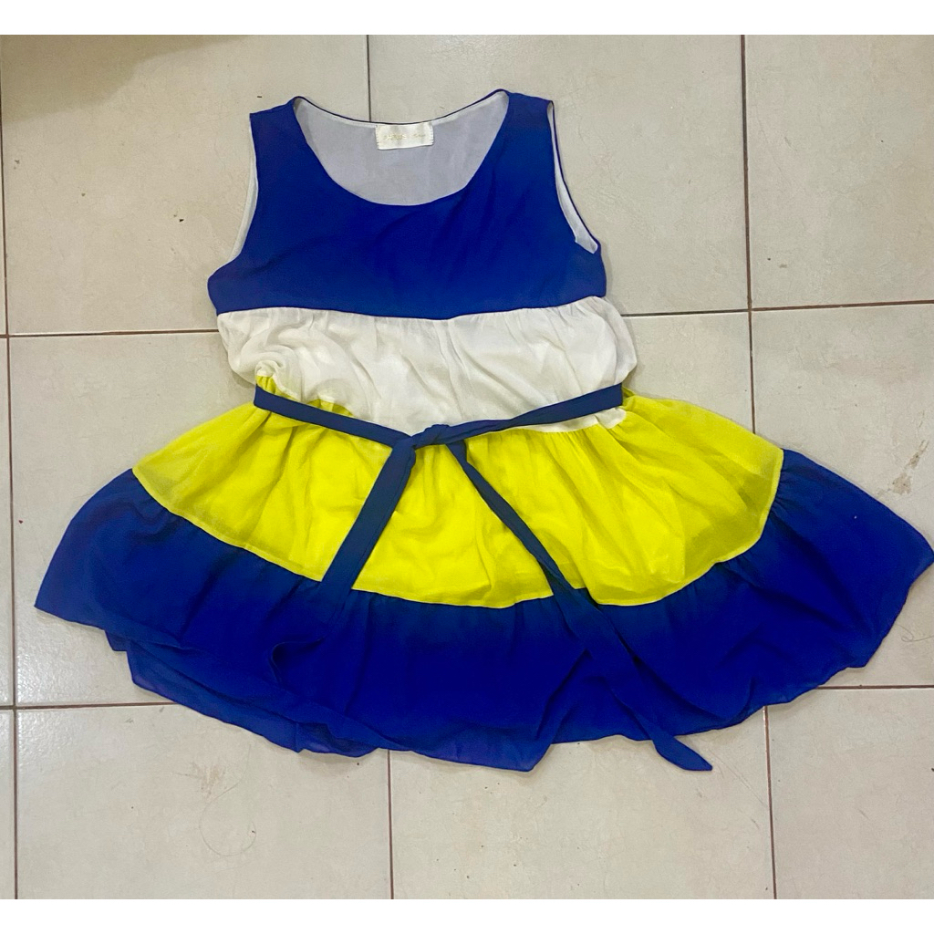 pakaian wanita bekas