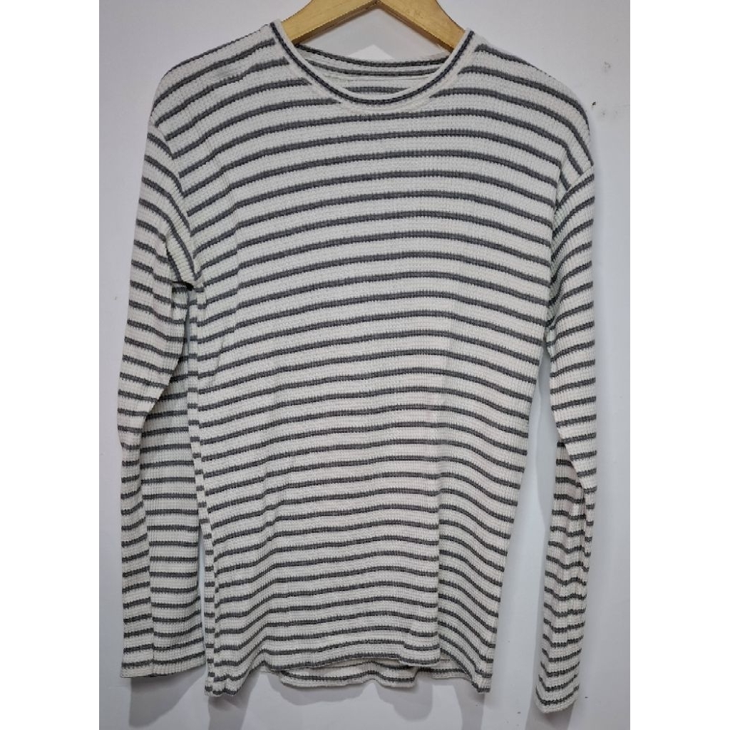Sweater Rajut Tipis Topman