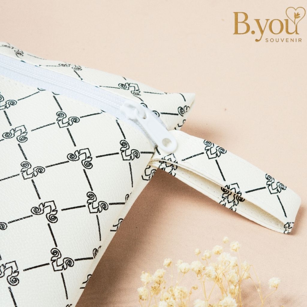 Souvenir Pouch Zipper Motif 22