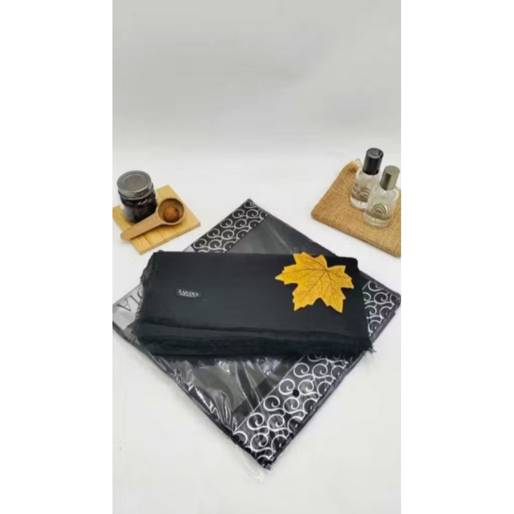 kerudung Segiempat Saudia Rawis Jilbab SegiEmpat Katun Premium motif polos