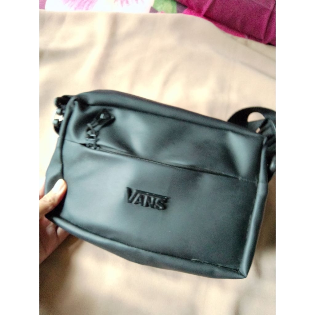 tas pria,tas selempang pria,tas selempang vans,tas bahu pria