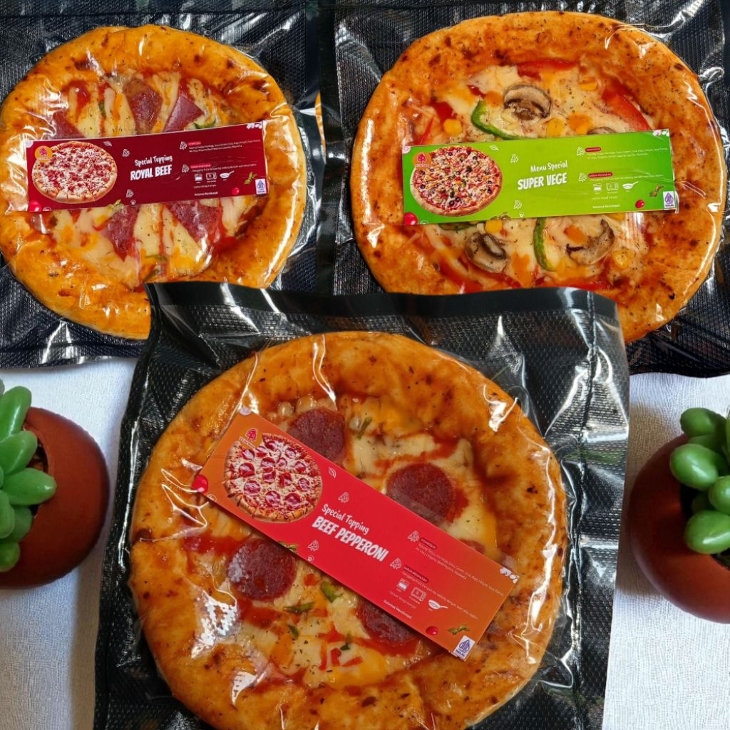 

Paket isi 3 pizza size 20cm dengan banyak variant topping bisa mix