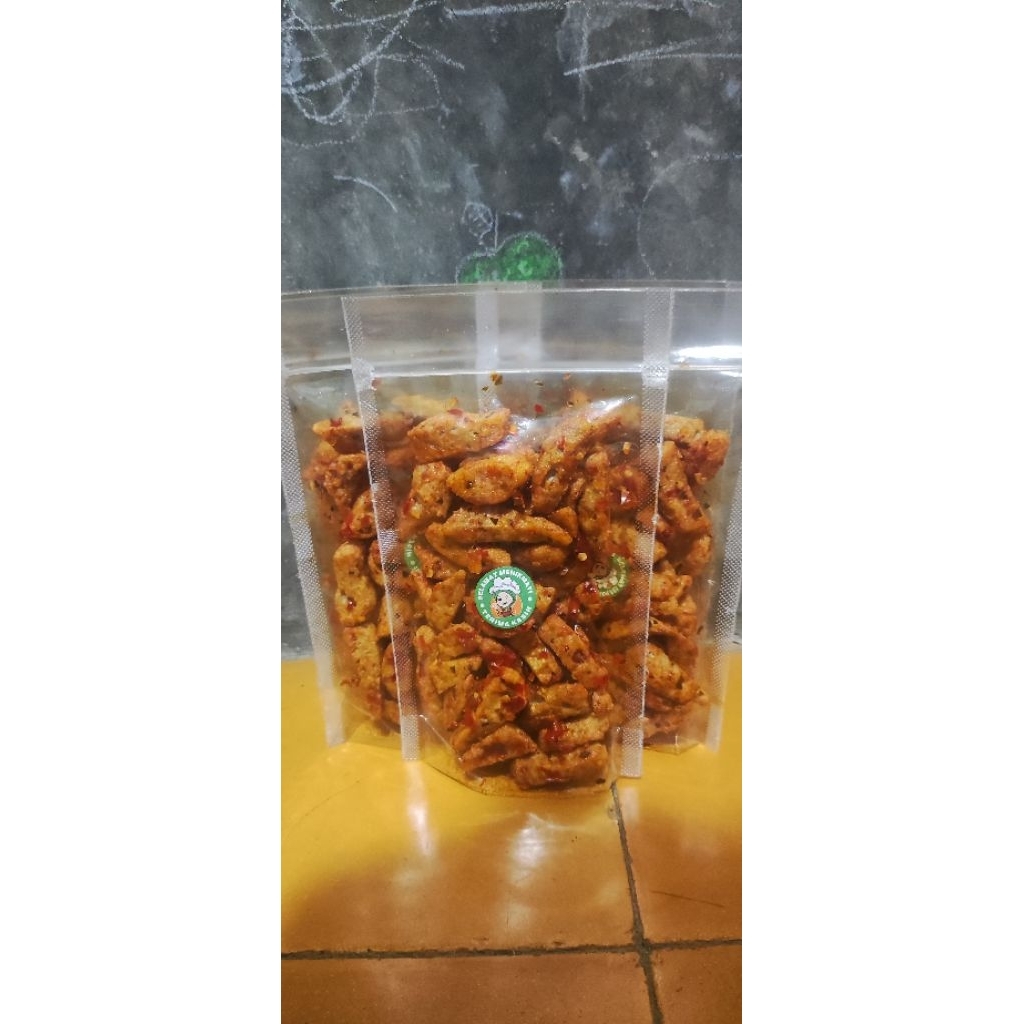 

Basreng pedas daun jeruk 100gr / baso goreng pedas daun jeruk 100gr