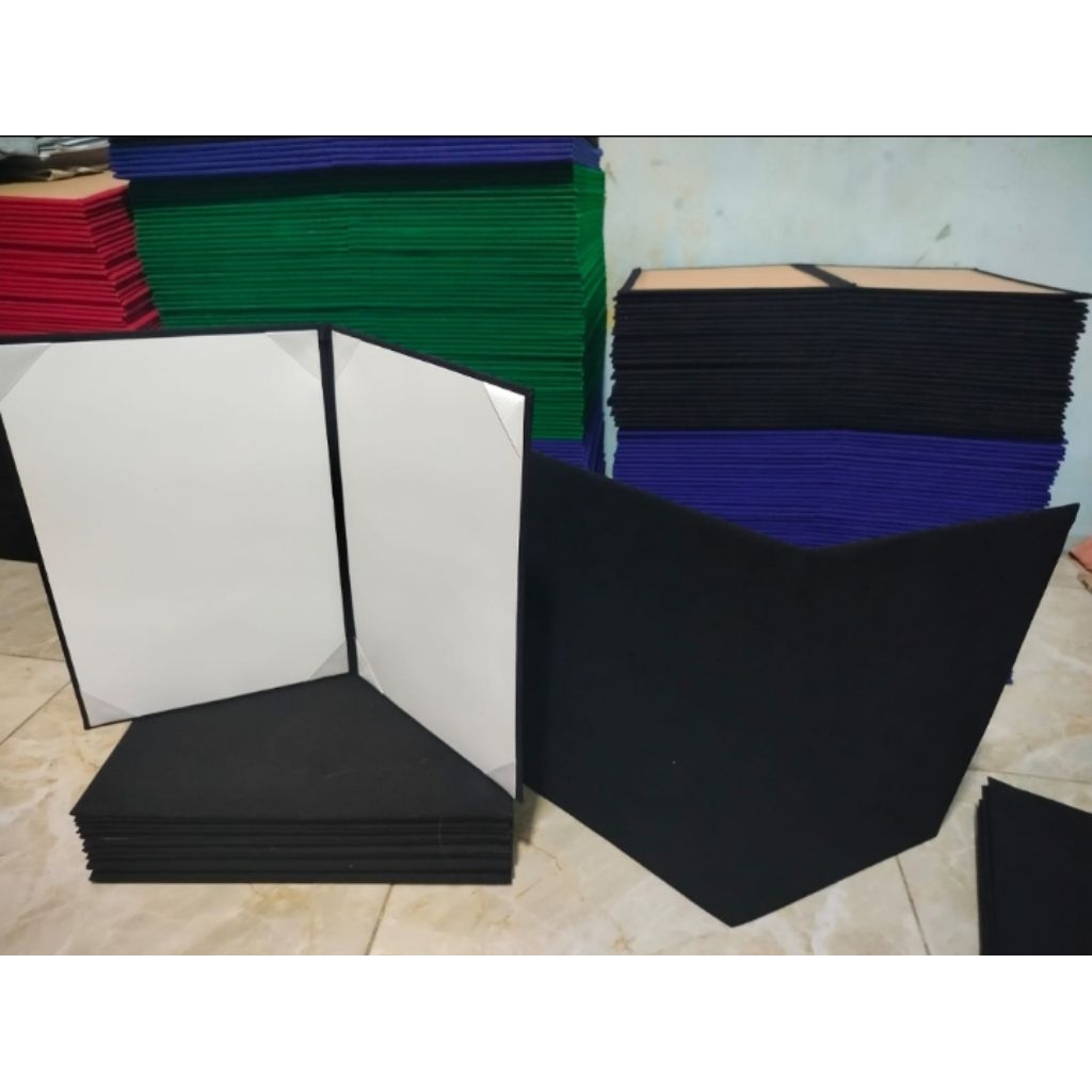 

MAP WISUDA BAHAN BLUDRU HITAM