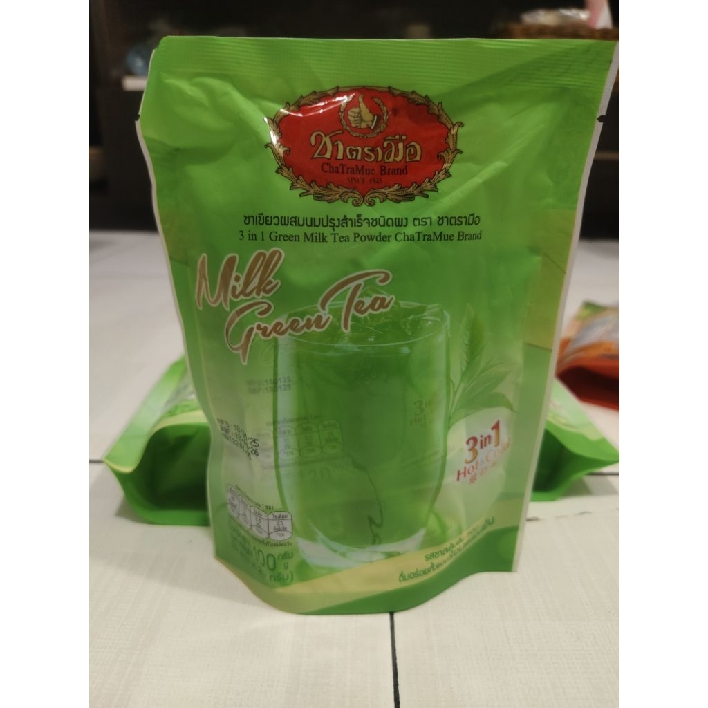 

Cha Tra Mue Brand 3 in 1 Green Milk Tea Powder isi 5 sachets