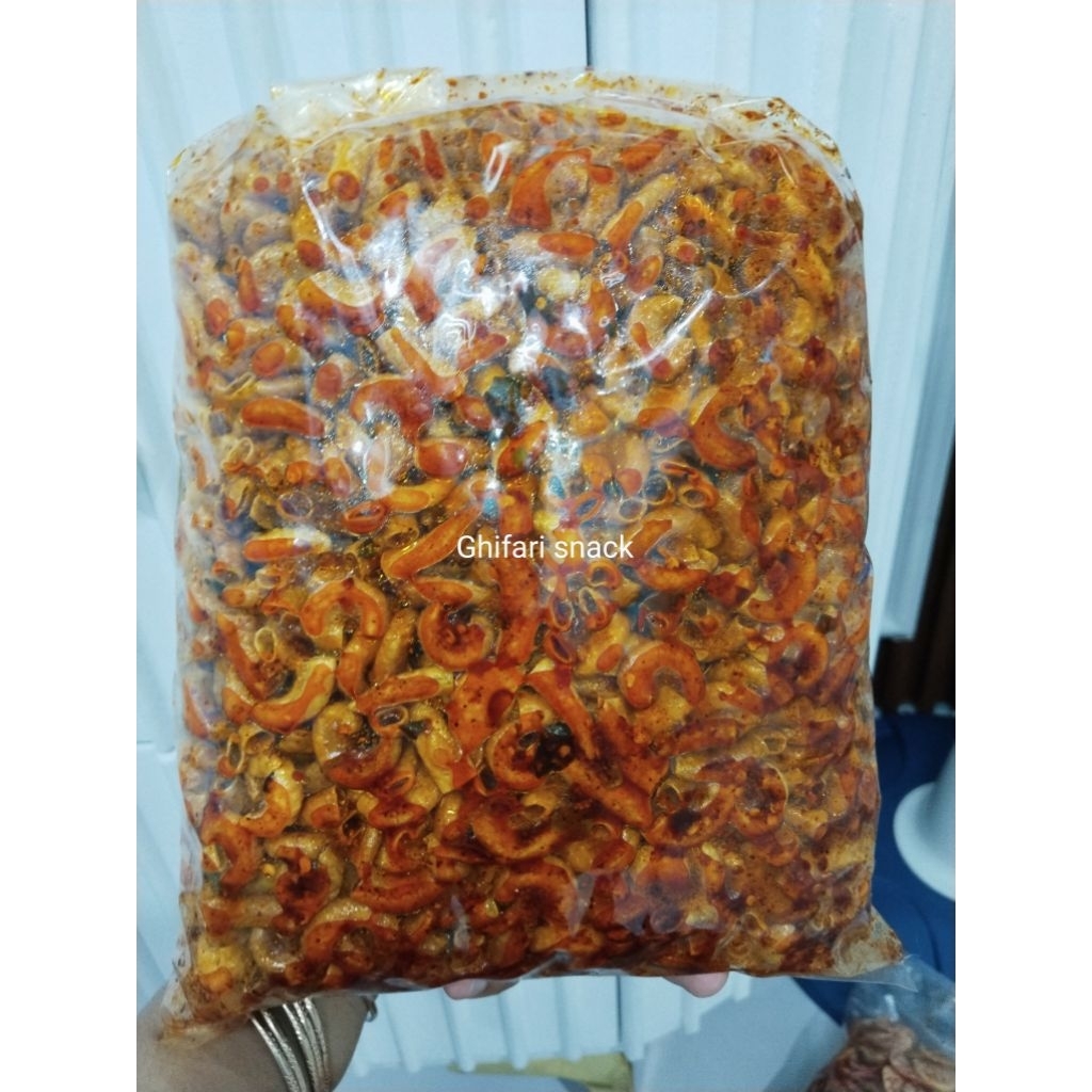 

1kg - makaroni kriuk cikruh bumbu pedas daun jeruk Food Snacks