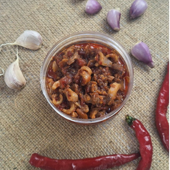 

Sambal Cumi Asin Pedas isi 200gr