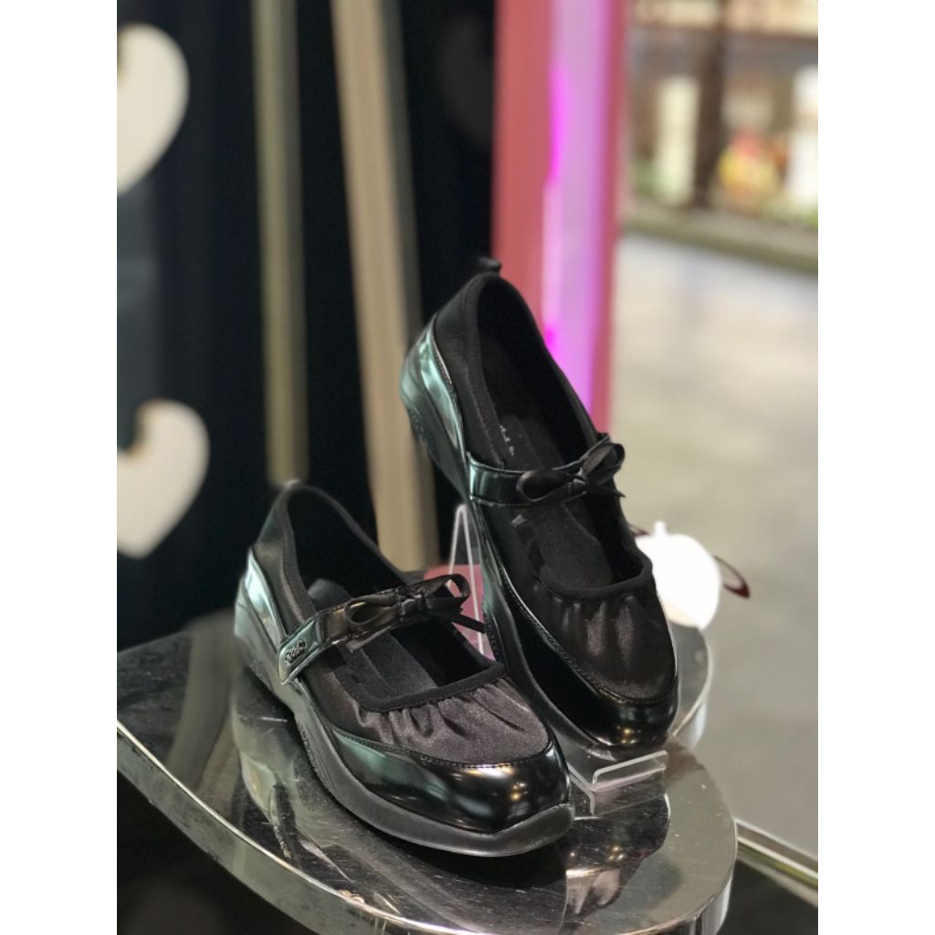 Sepatu sekolah ori gosh