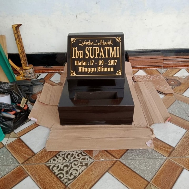 Jual Batu Nisan Bahan marmer Bisa Riques Nama