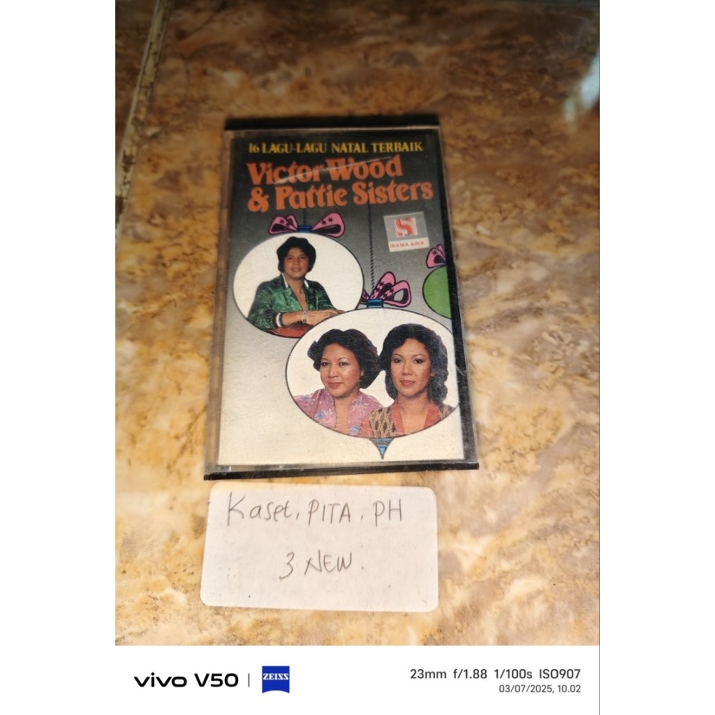 kaset Pita - 16 lagu lagu natal terbaik Victor wood & Pattie Sisters