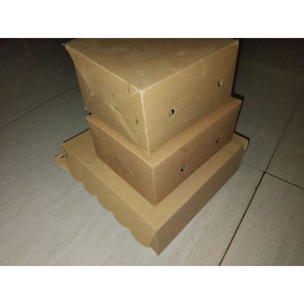 

KOTAK KUE SNACK BOX DUS MAKANAN UK 12X12 12X14 12X16 15X15 18X18 HARGA UNTUK 1 PCS