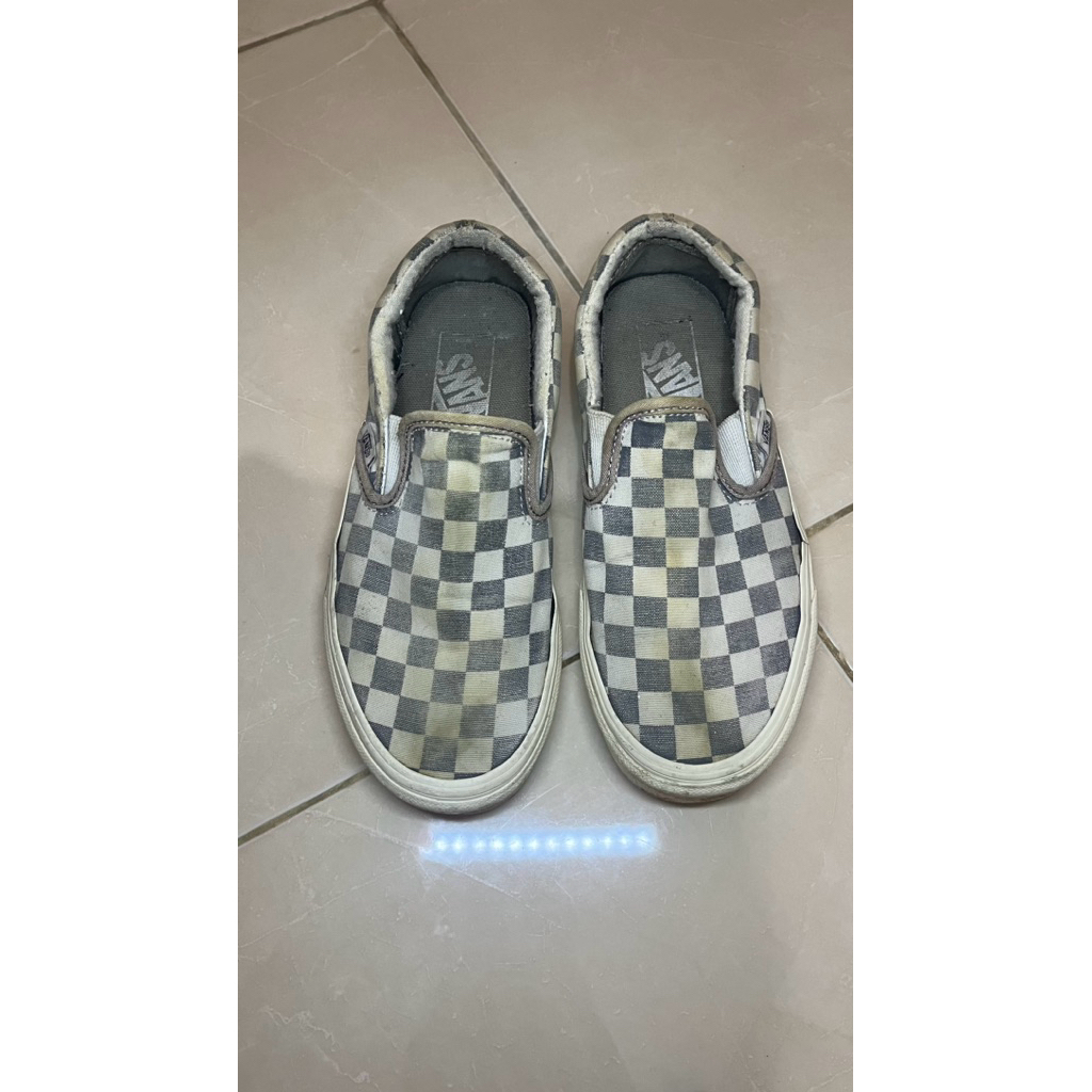 vans checkerboard abu putih