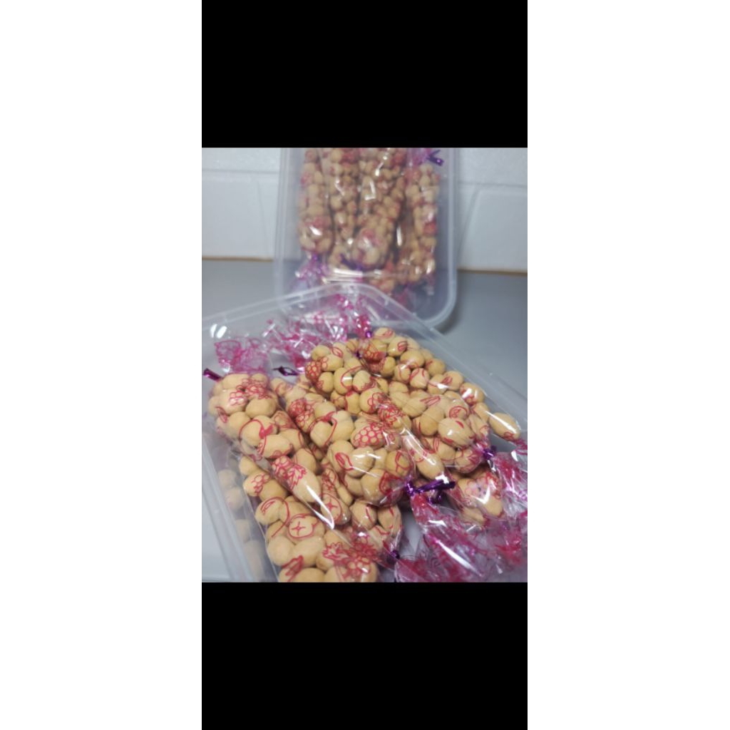 

kacang telur Snack box jajan kiloan