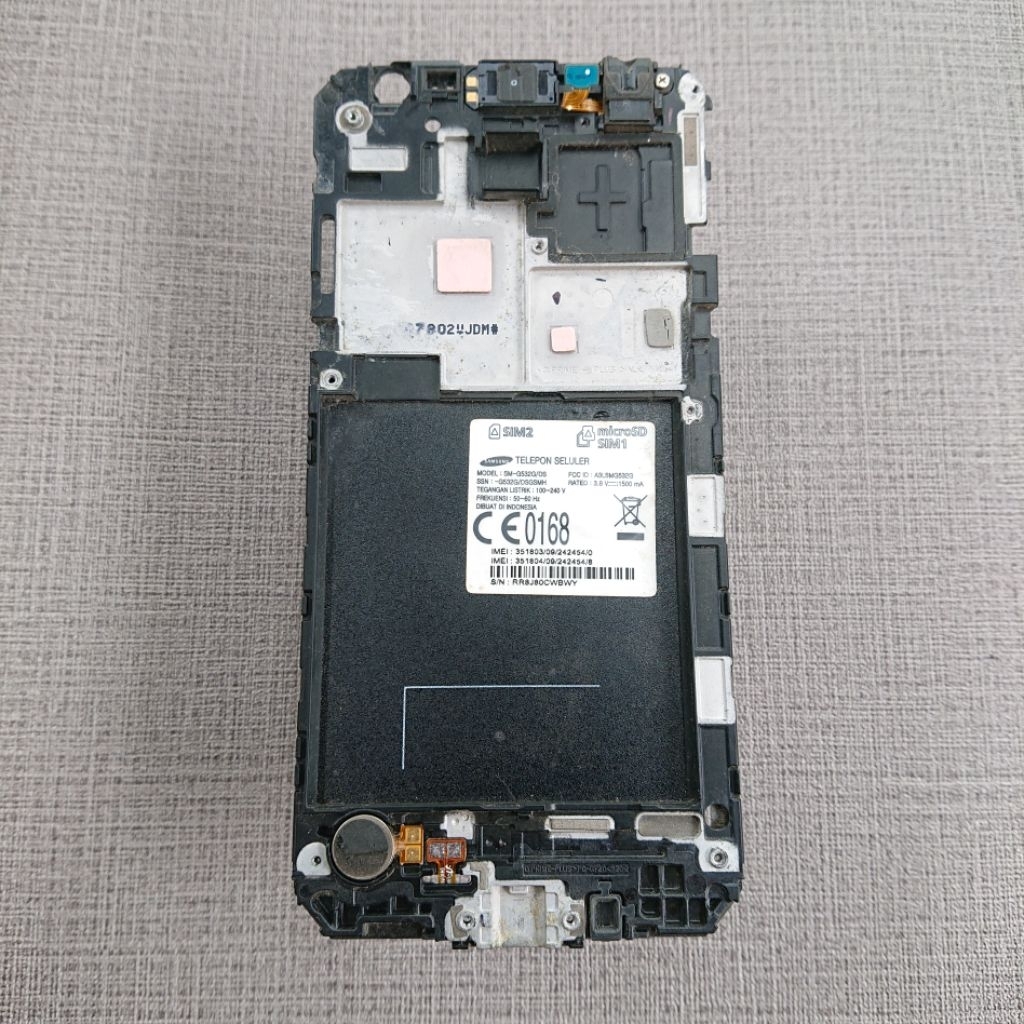 Frame tulang tengah tatakan LCD Samung J2 Prime original copotan