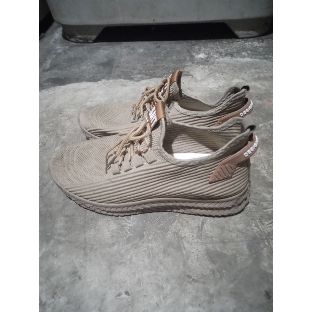 Sepatu rajut Import second size 43 original