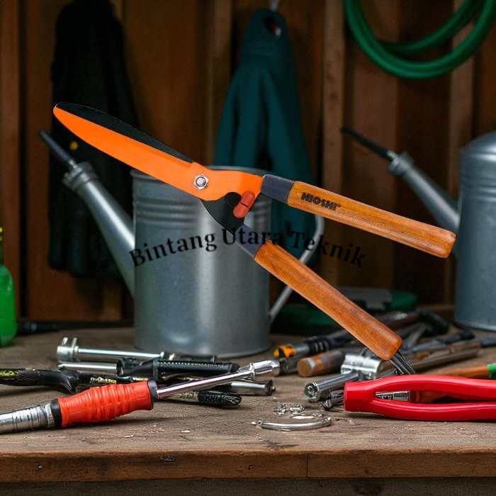 Gunting rumput / Gunting pagar pegangan kayu - HIOSHI