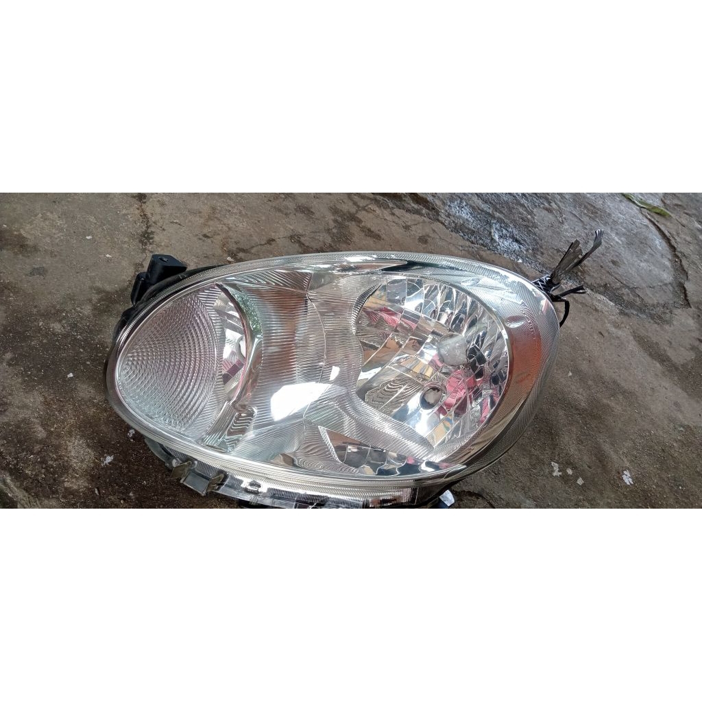 Headlamp Lampu Depan Nissan March