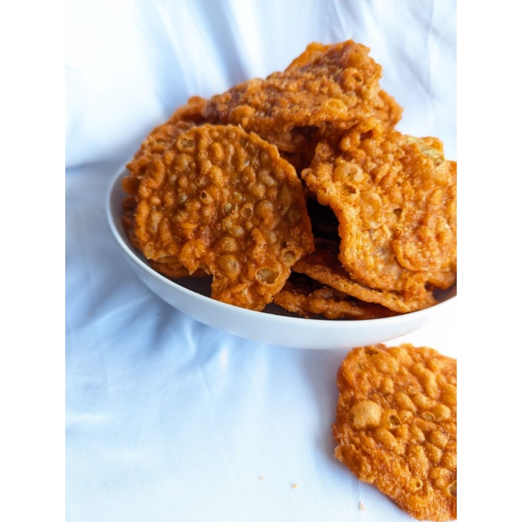 

Keripik Tempe Pedas Manis Khas Bandung oleh oleh Bandung kemasan 250gr