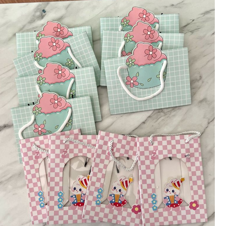 

Tas Paper Bag Kecil, Sedang, Besar per Pcs Motif Random