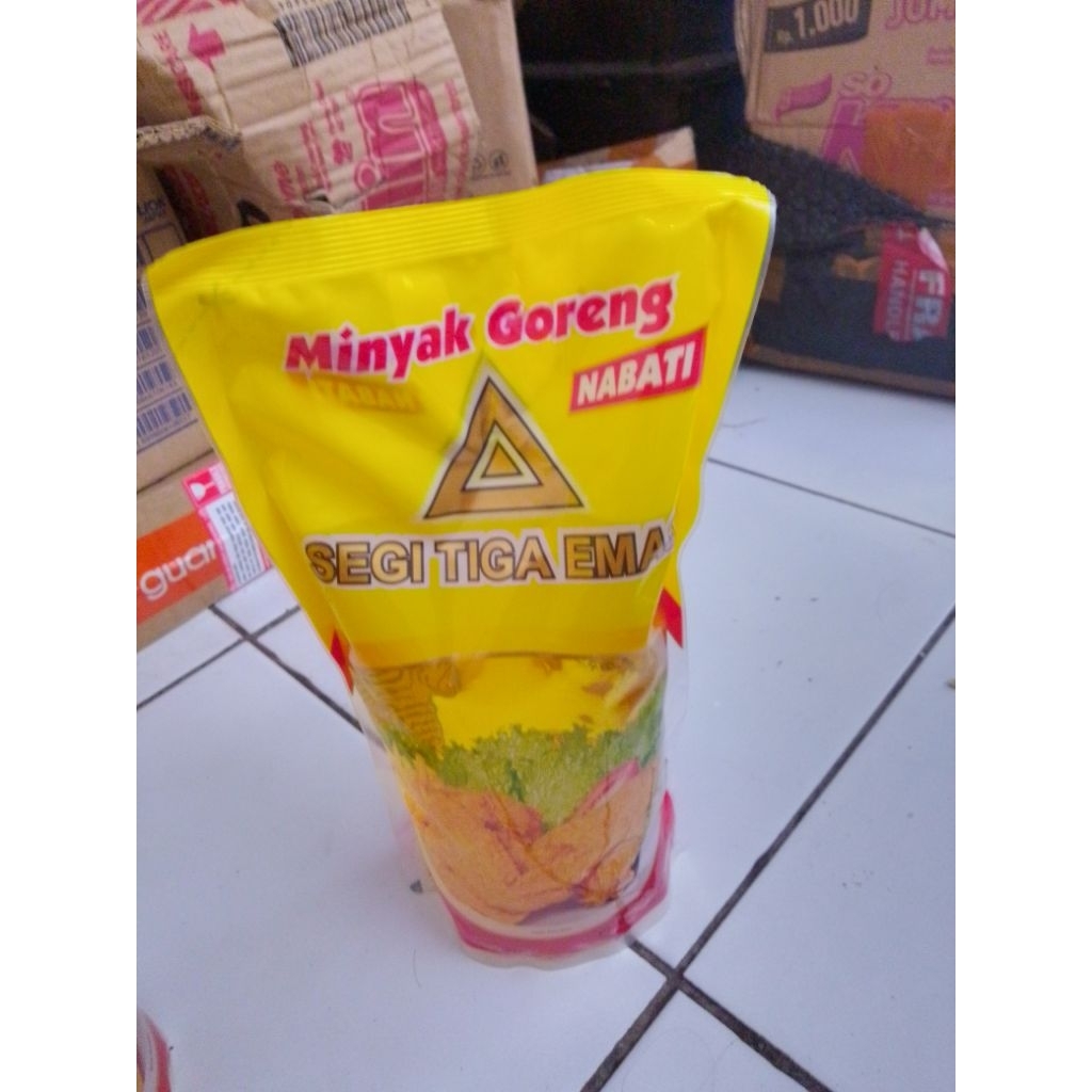 

minyak goreng random 1 l beli 6 harga satunya jadi 16.500
