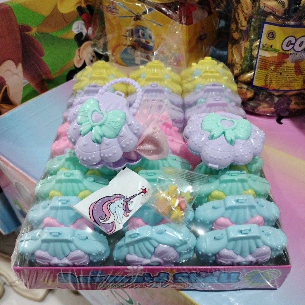 

PERMEN MAINAN KERANG 1 BOX ISI 30 PCS