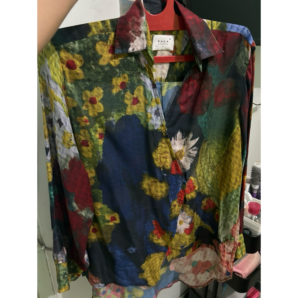 Preloved Kala Studio Longsleeve