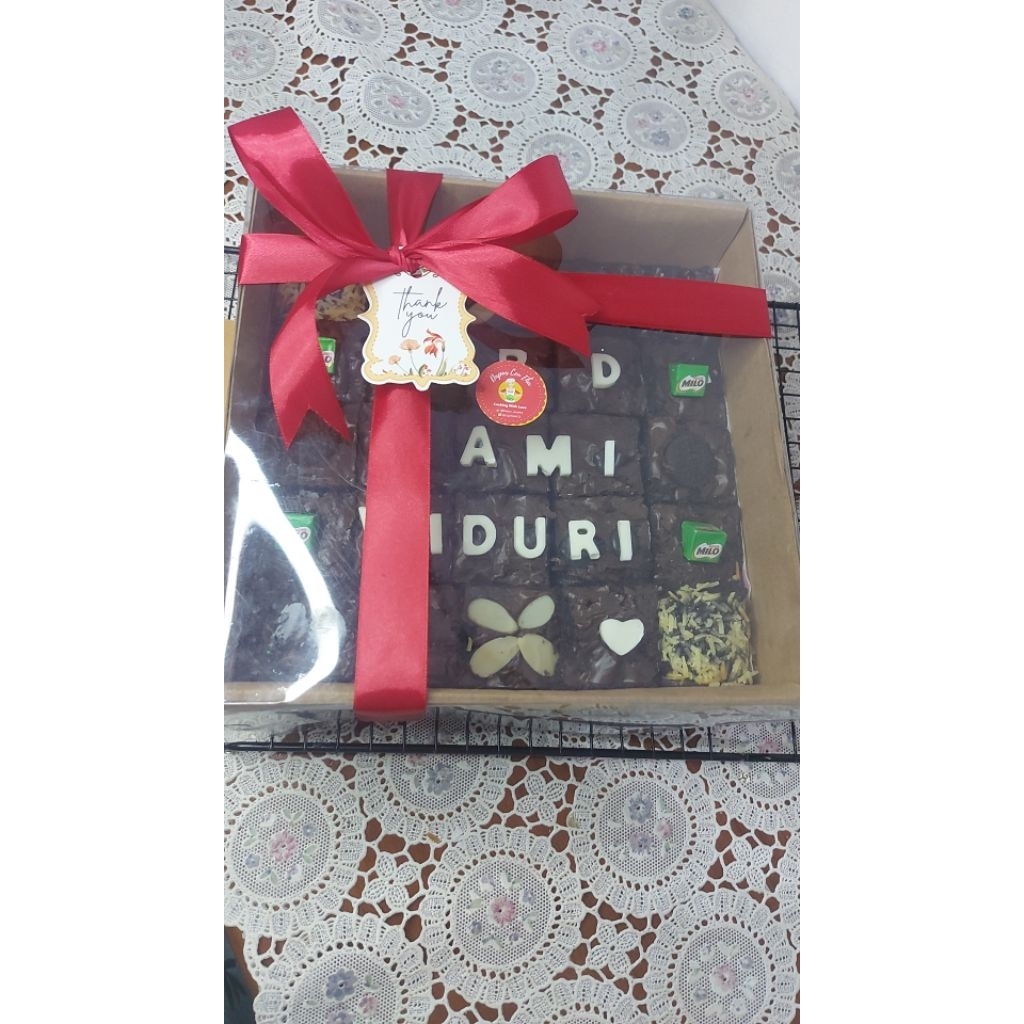 

fudgy brownie costum