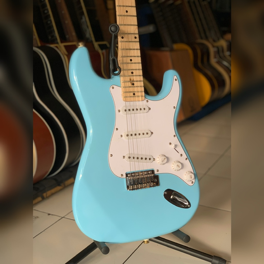 GITAR ELEKTRIK GITAR LISTRIK FENDER STRATOCASTER NECK MAPLE BLUE OCEAN