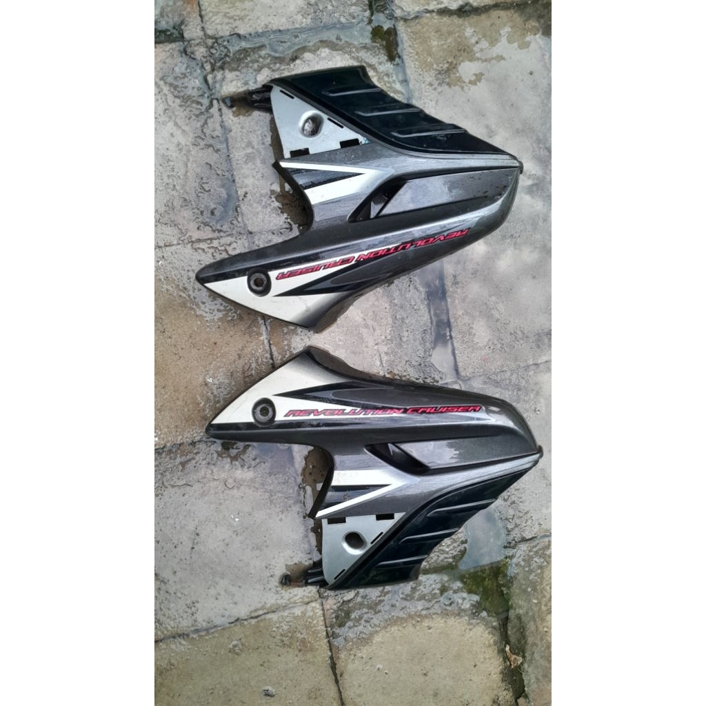 kupingan cover sayap tangki tiger revo bekas original