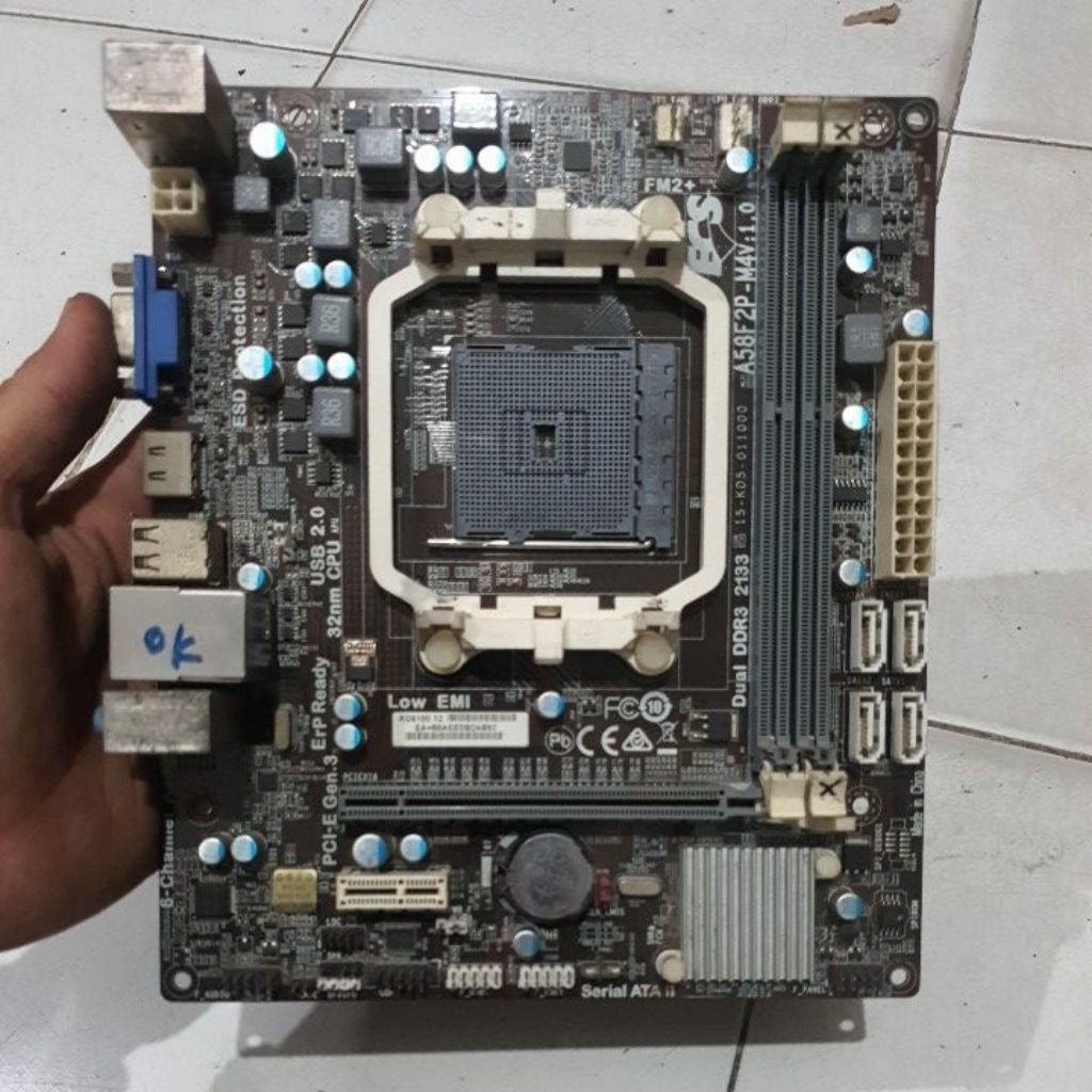 Mobo ECS A58F2P-M4v socket FM2+, minus slot ram rusak 1 & tanpa backpanel