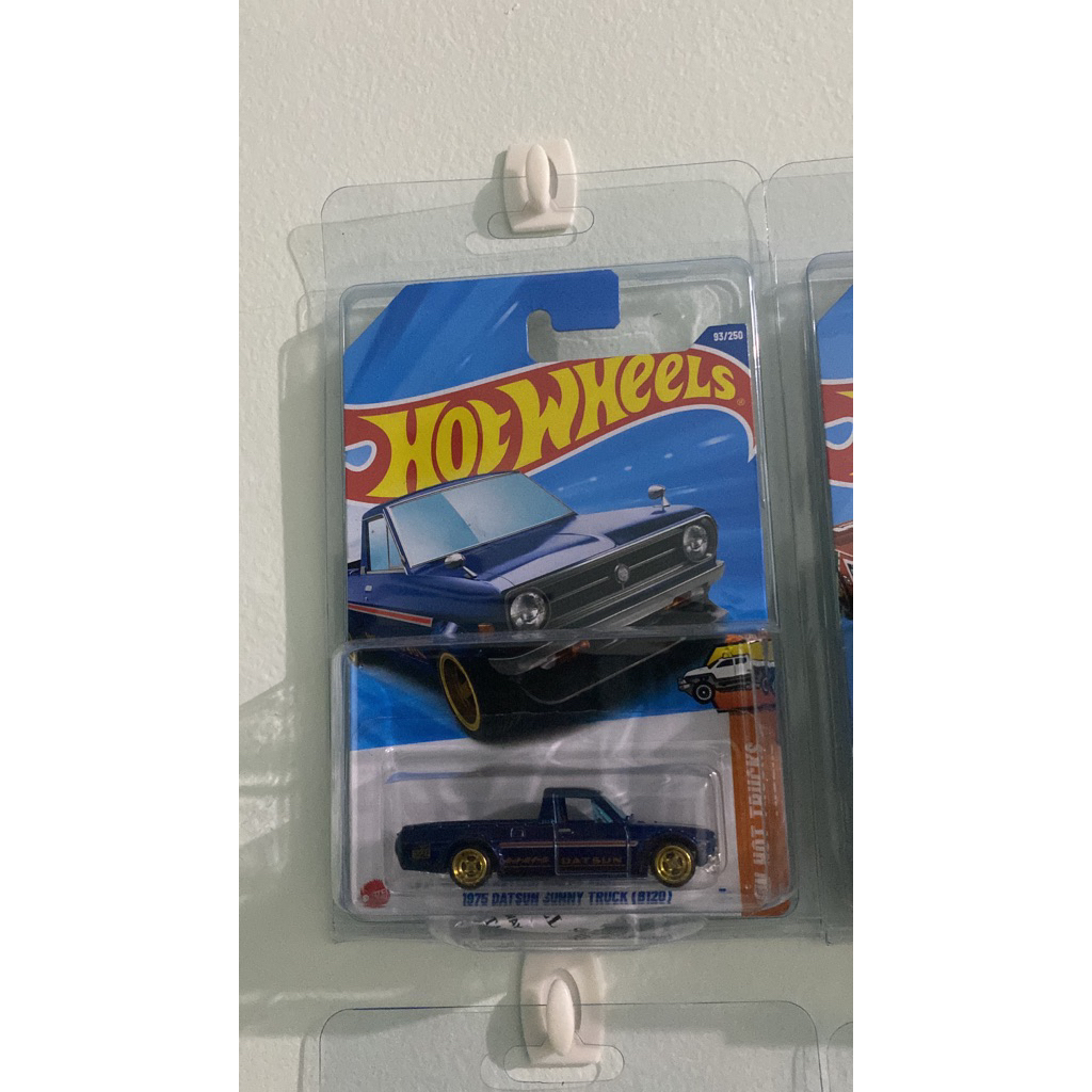 Hotwheels Super Treasure Hunt Datsun Sunny Truck STH Hot Wheels