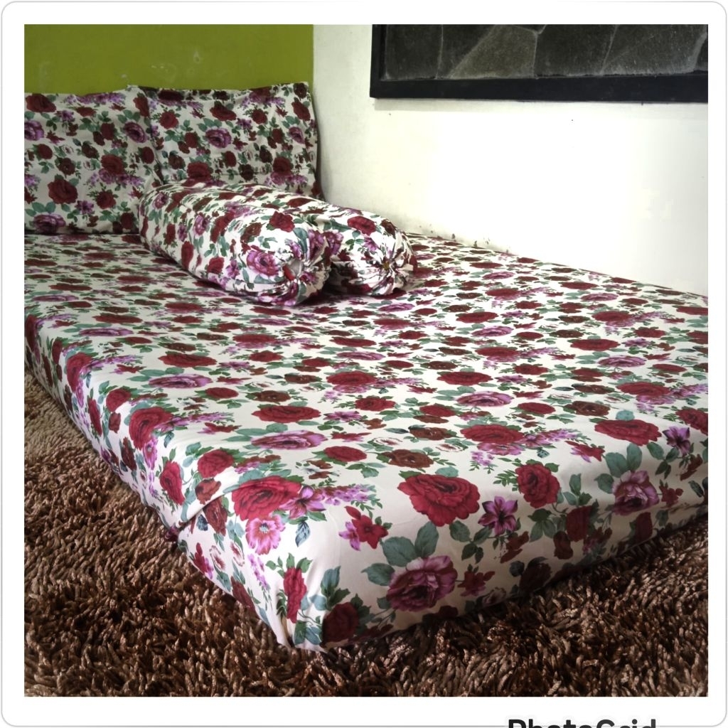 Sprei Katun Motif Bunga Mawar Merah