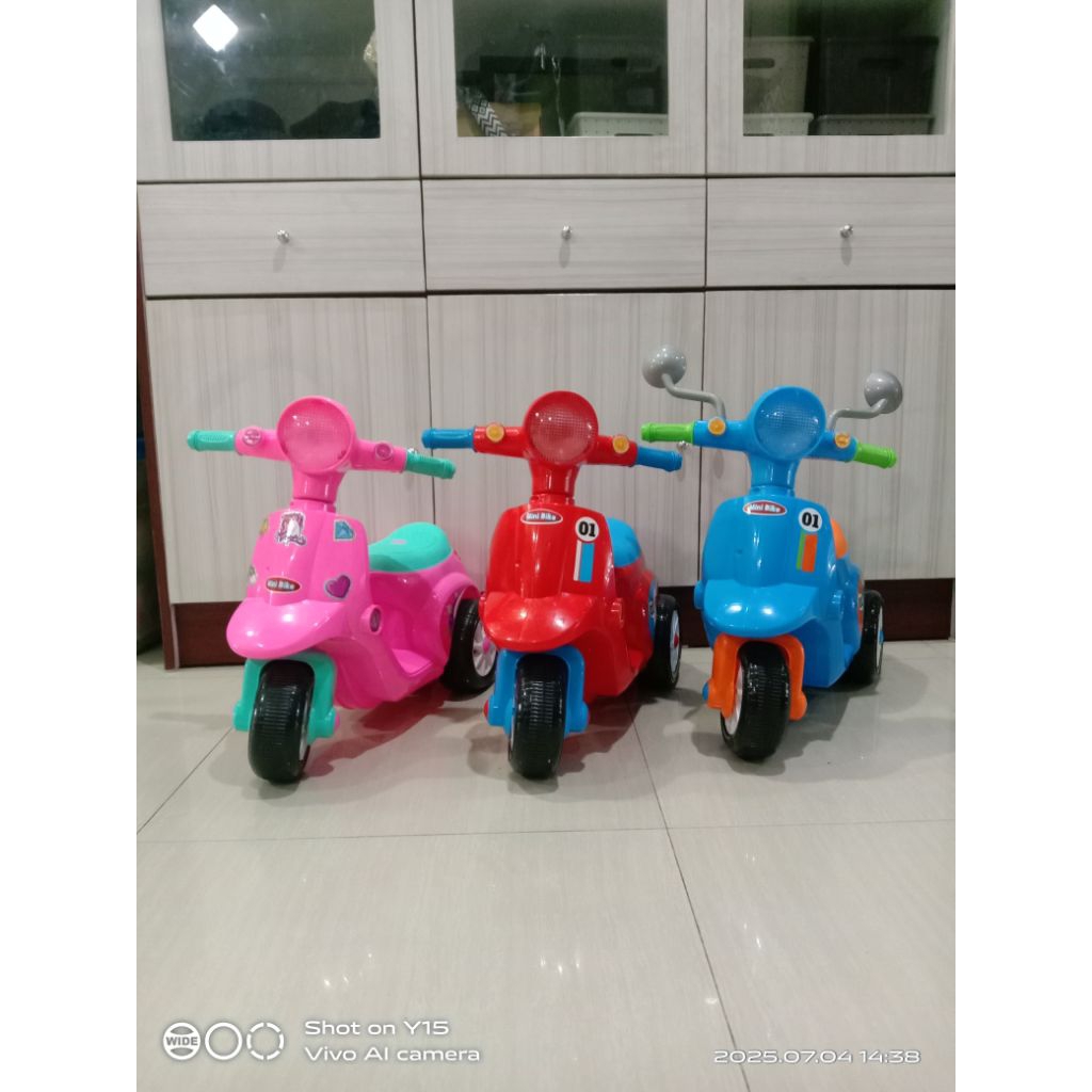 Mainan Pespa Duduk Roda Tiga / Becaan Anak / Sepeda Pespa