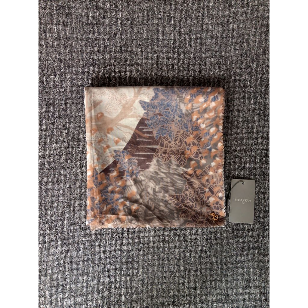 Jenna & Kaia Scarf  - Hijab segiempat Motif