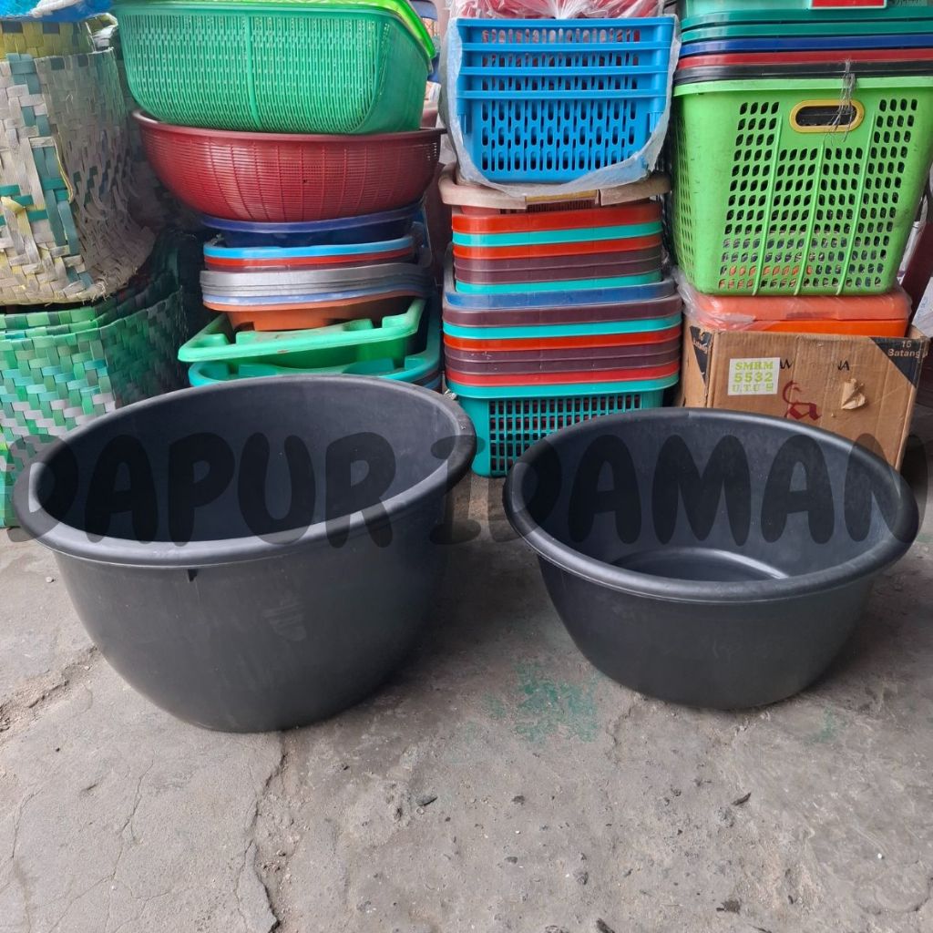 BASKOM PLASTIK WARNA HITAM MODEL GUCI UKURAN 50 (CM) KECIL DAN 54 CM  (BESAR) KHUSUS PENGIRIMAN INST