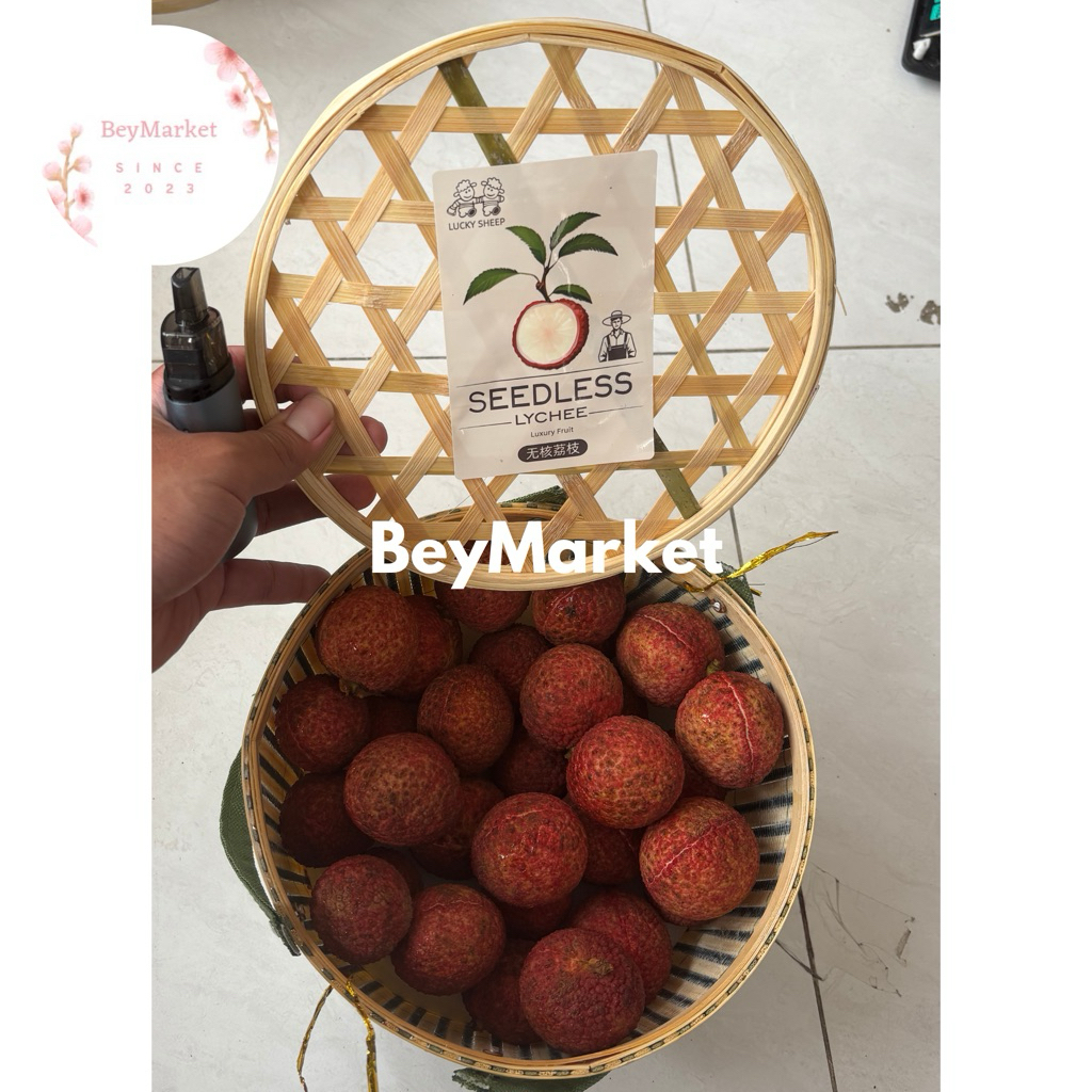

Lychee Merah Keranjang 2kg Seedless | Buah Leci Merah 2kg