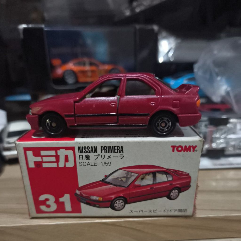 Takara Tomy Merah Tomica Reguler no 31 Nissan Primera Merah Red