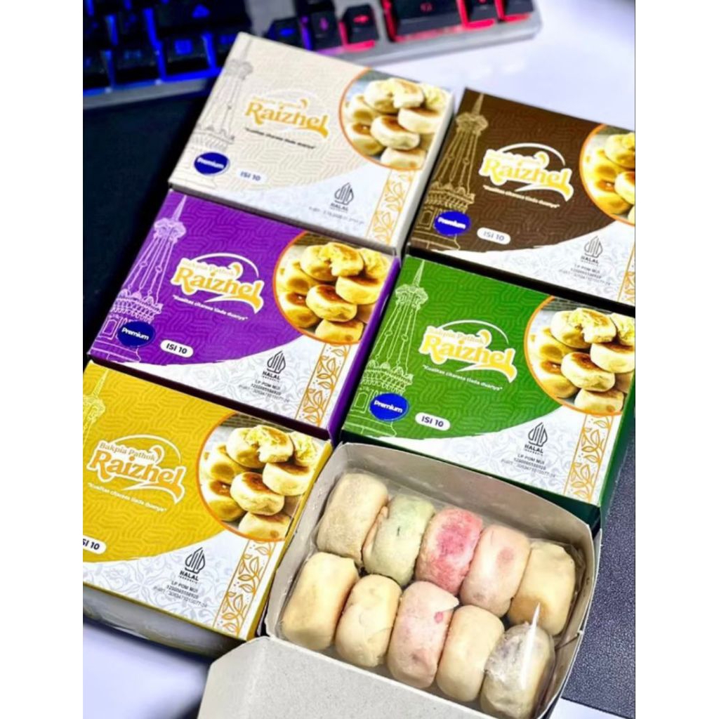 

PROMO Bakpia Razhiel [Beli 1 Gratis 1] 1 box isi 10