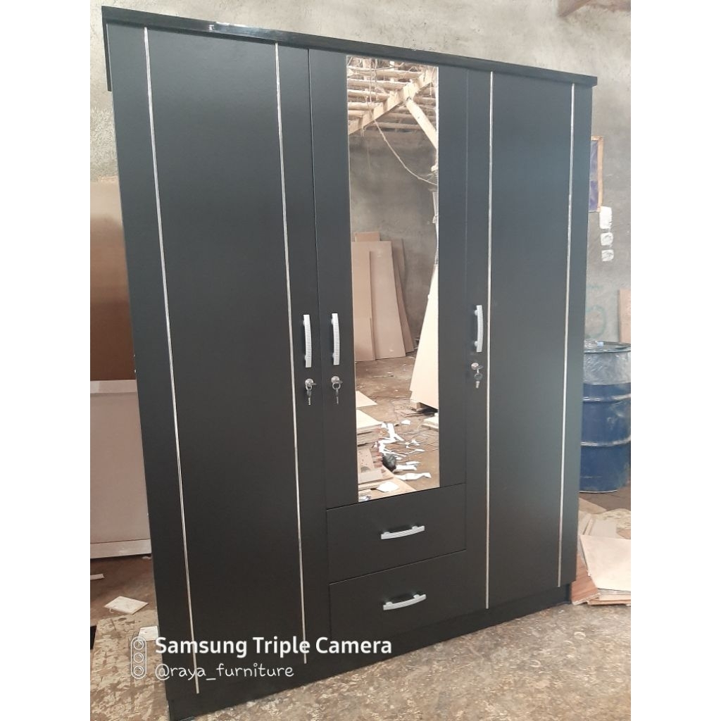 Lemari pakaian 3 pintu minimalis modern