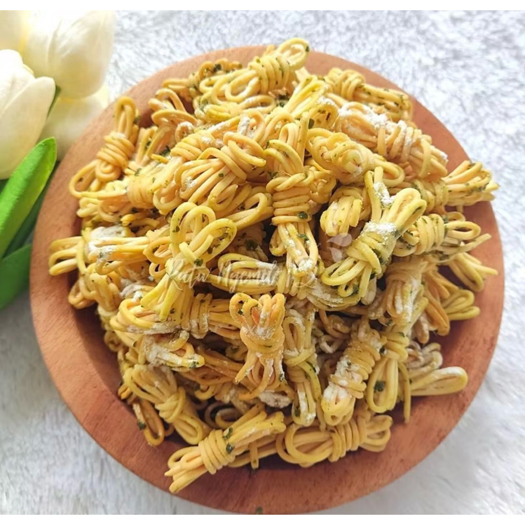 

Mie Gulung Kekinian 500gr – Original Asin Gurih & Pedas Daun Jeruk|Camilan Viral Renyah & Nagih