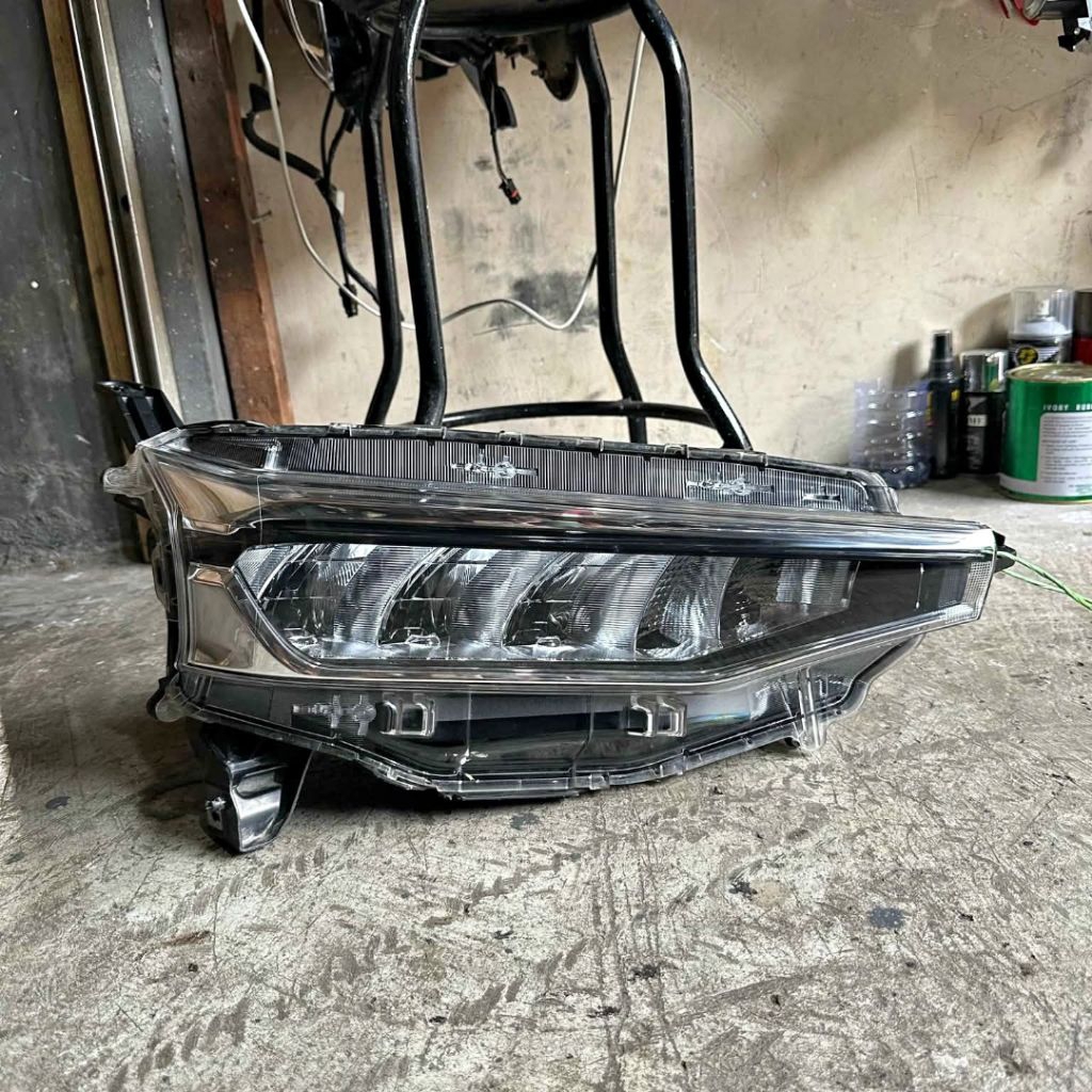 Headlamp Toyota Avanza / lampu depan toyota avanza 2021 2022 2023 ori copotan