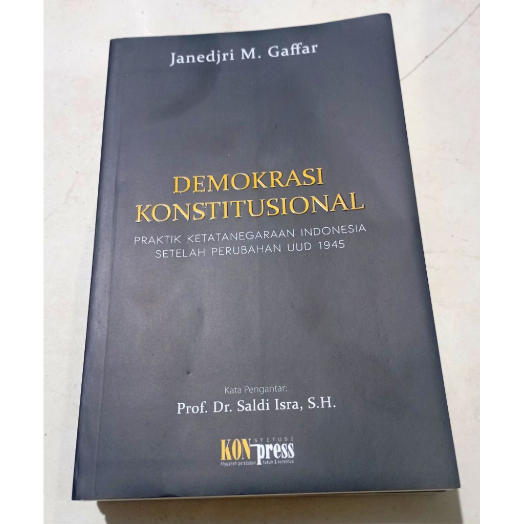 ( OBRAL ) BUKU HUKUM // SOSIAL POLITIK // DEMOKRASI KONSTITUSIONAL // ORIGINAL