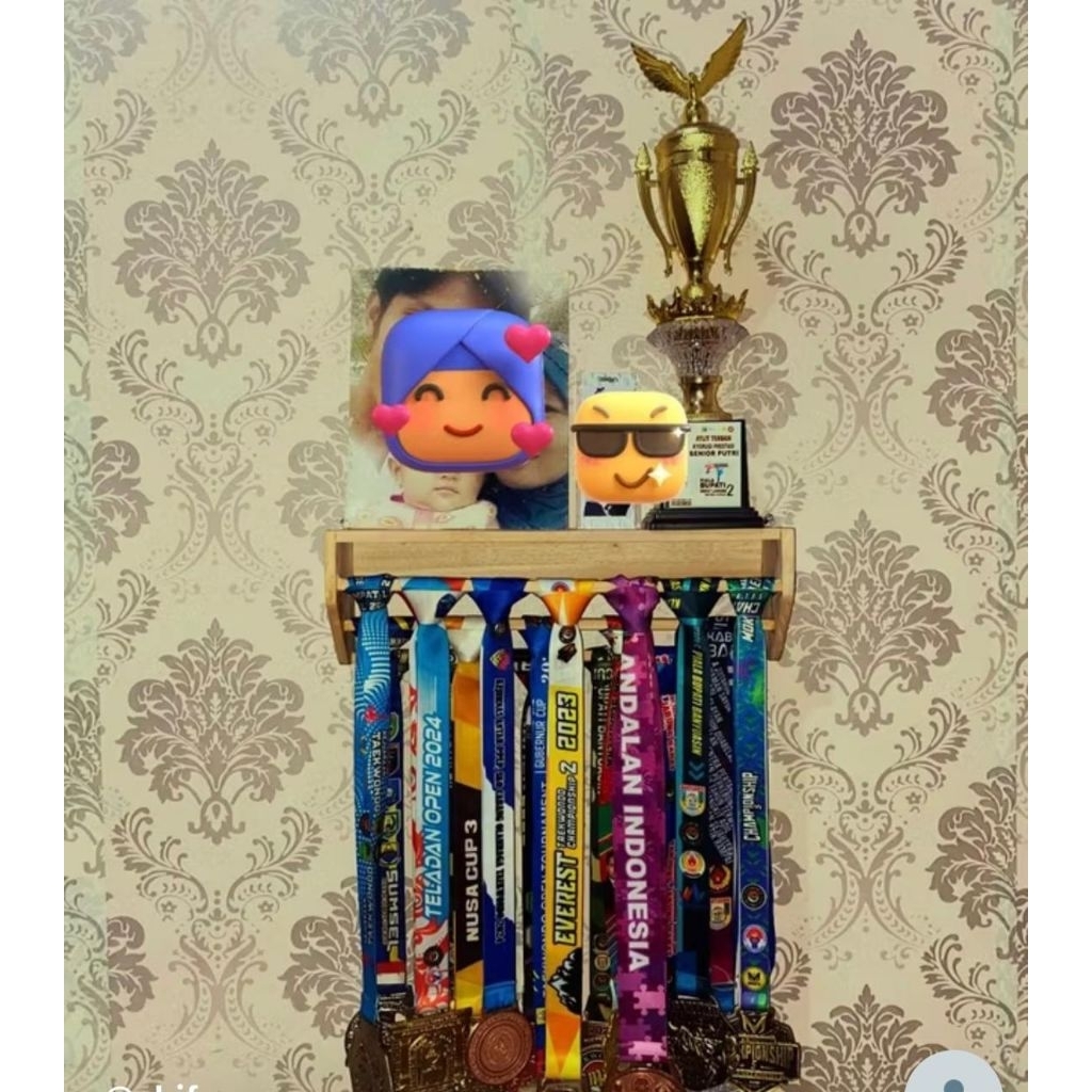 Gantungan mendali/rak piala/gantungan dinding