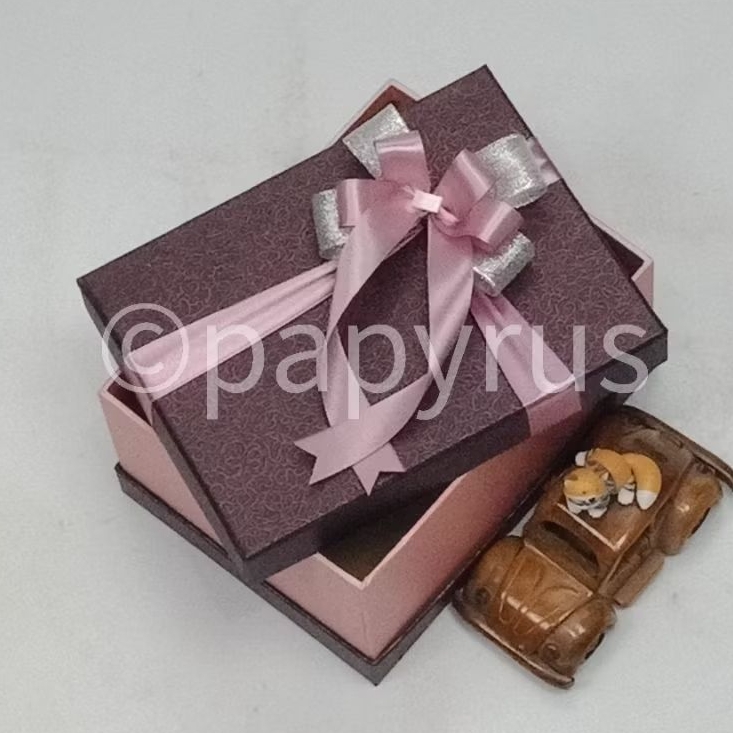 

PAPYRUS Sandwich 15x20 Tinggi 8cm Kotak Kado Gift Box V2