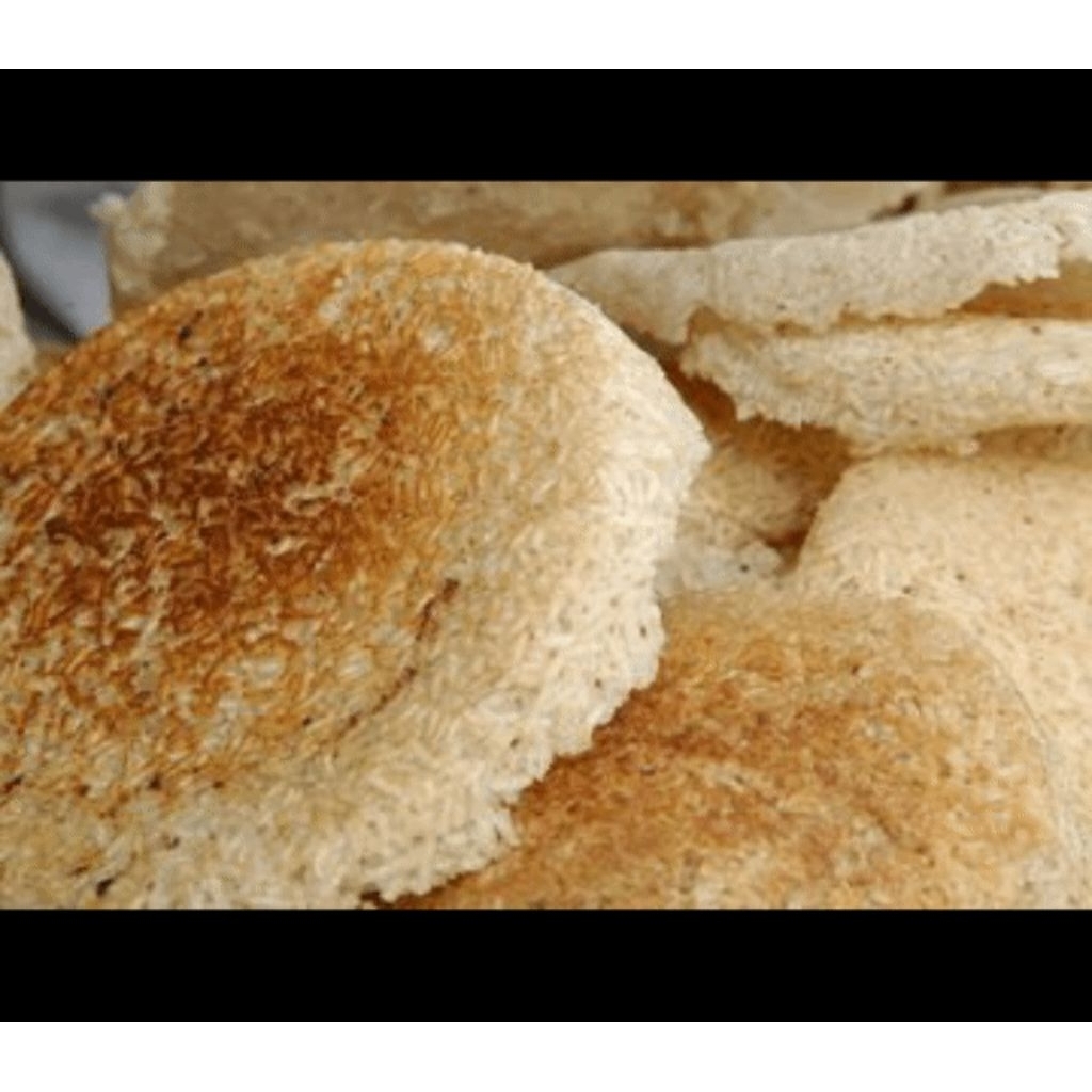 

Intip / kerak nasi. renyak gurih enak. jajanan khas jawa .makanaan jadul intip mentah makanan tradisional