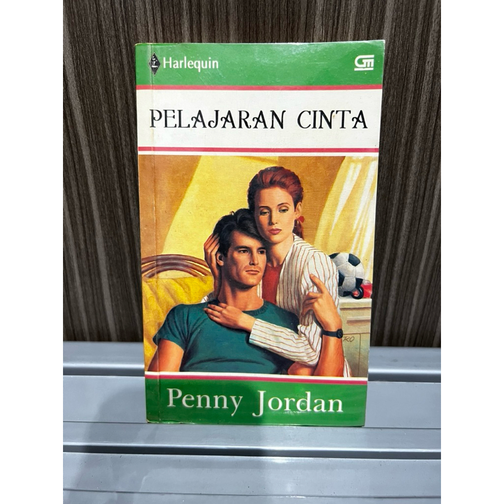 Novel Harlequin Original Bekas Romansa Dewasa (Preloved) - Pelajaran Cinta by Penny Jordan