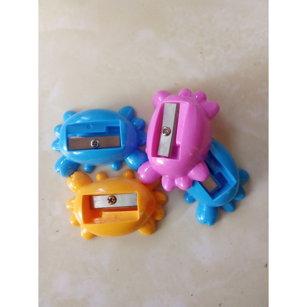 

(1 Pcs)RAUTAN PENSIL KARAKTER /SERUTAN MURAH